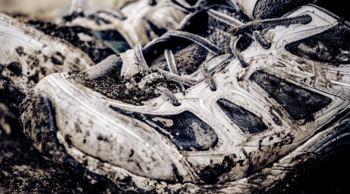 UX Research: AI vs Undercover